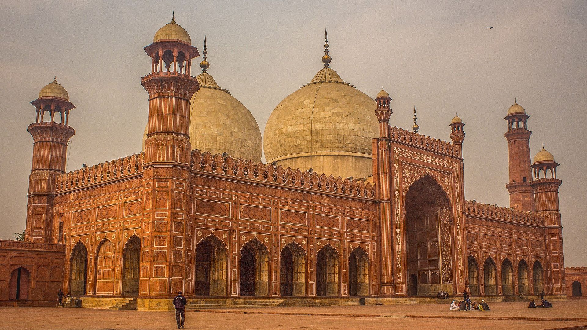 Badshahi-Mosque | IRCICA