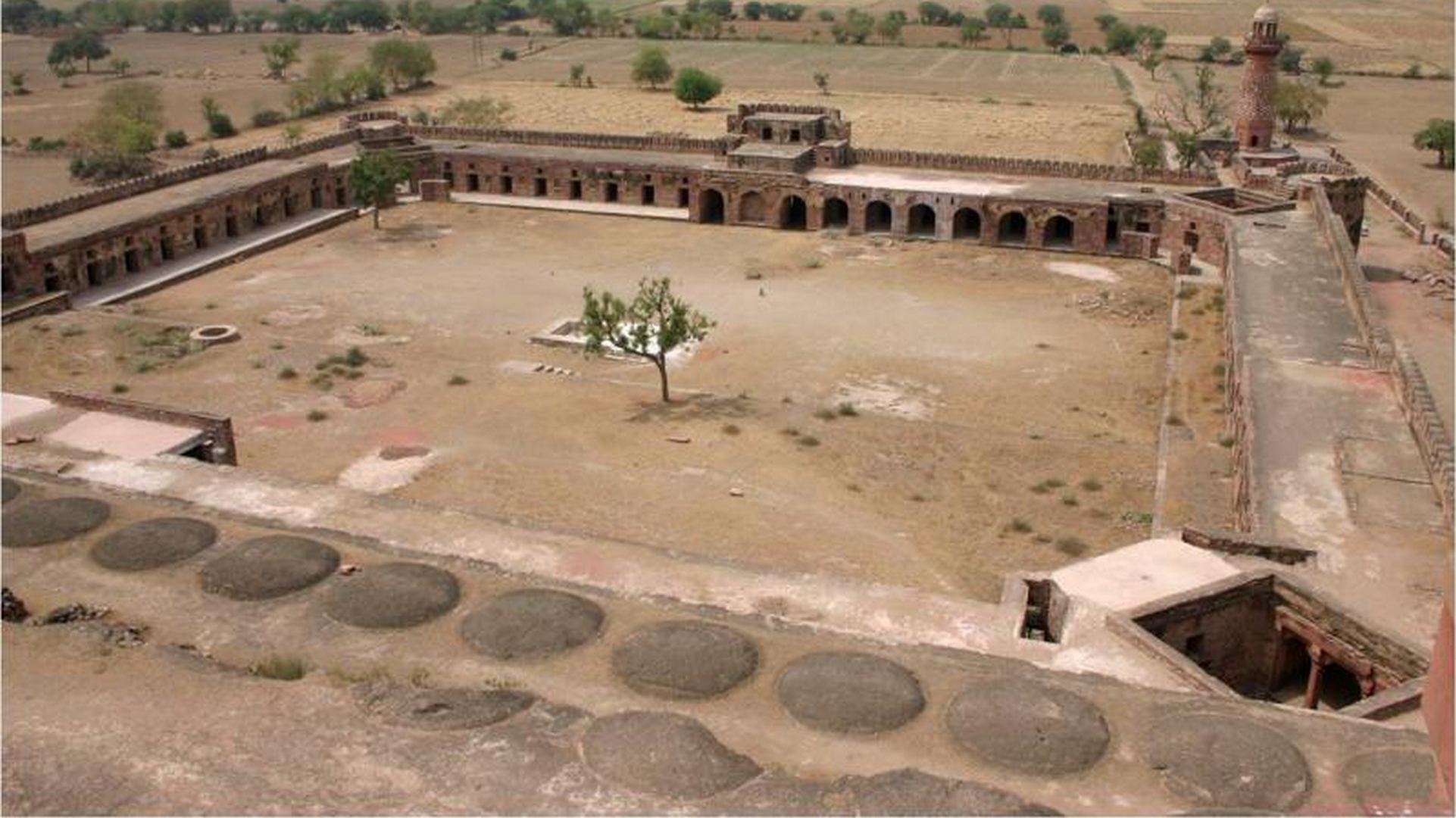 caravanserai-of-fatehpur-sikri | IRCICA