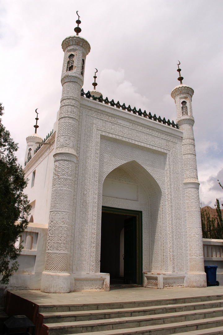 mahmud-kashigar-mausoleum | IRCICA